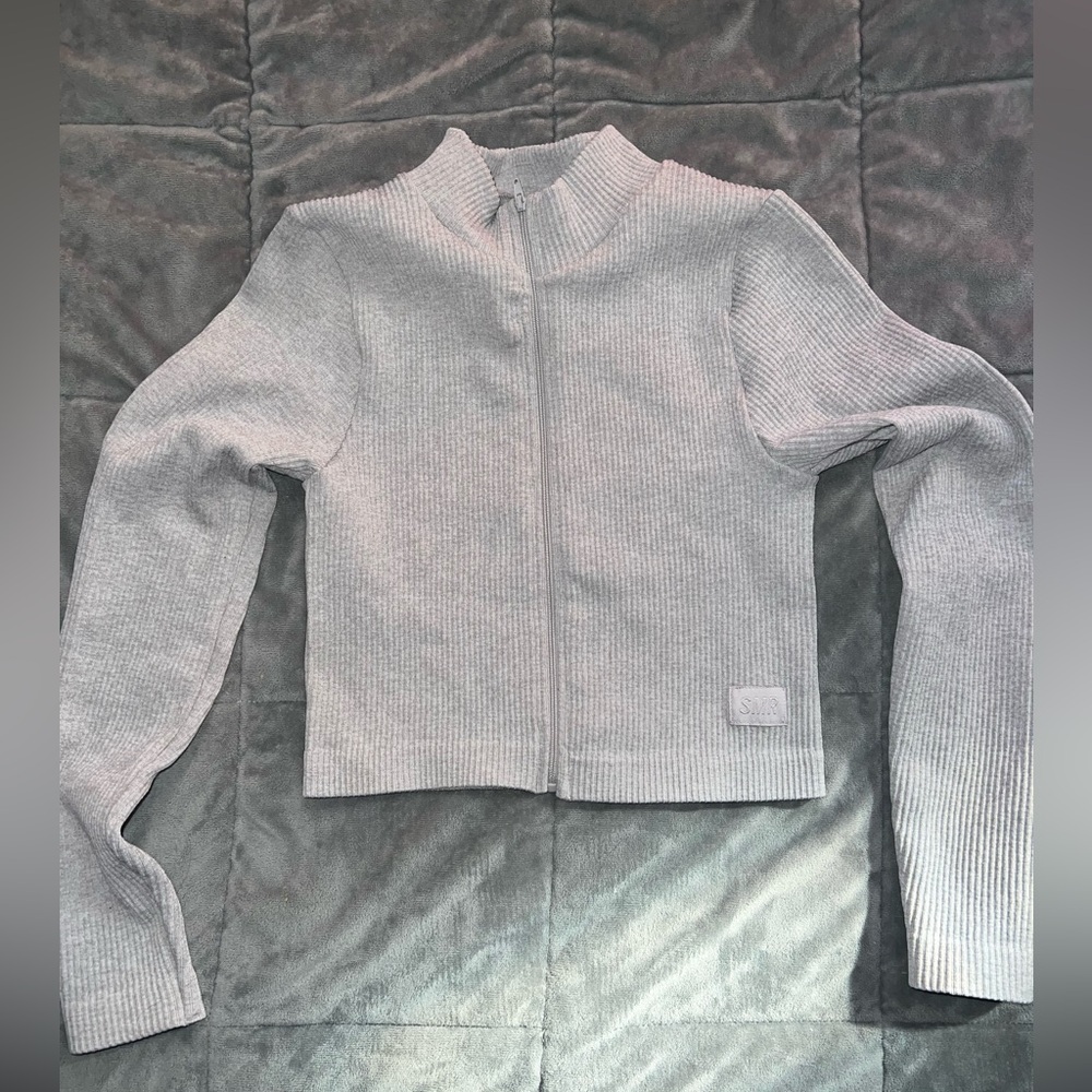 Women's Gray Zip-Up Sweater